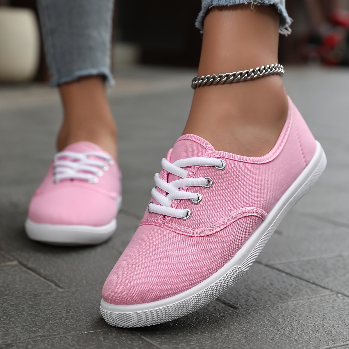 Lotte | Comfortable low canvas lace-up shoes