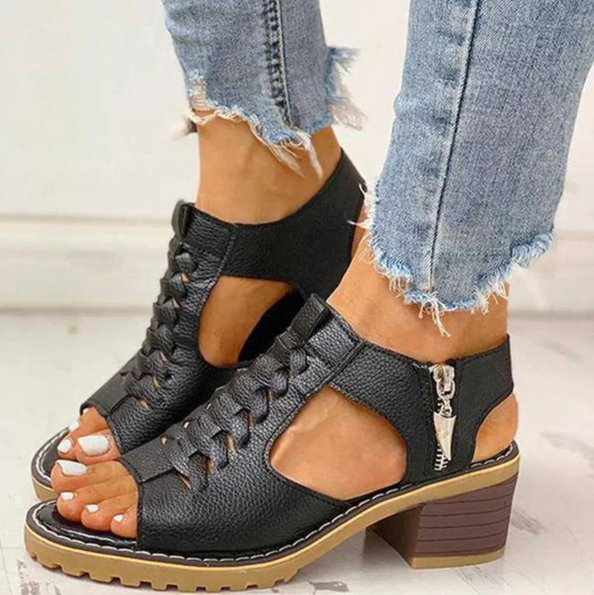 Chloe - Zipper Sandals