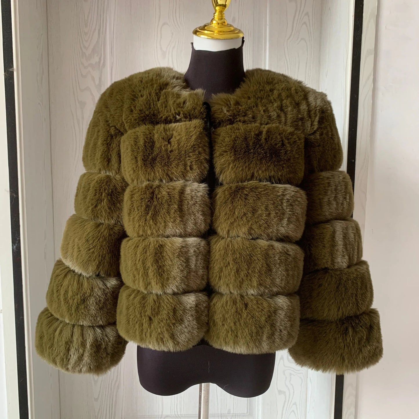 Stylish fur winter jacket for women - Sari