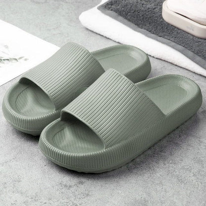 Soft, comfortable slippers - Belleann