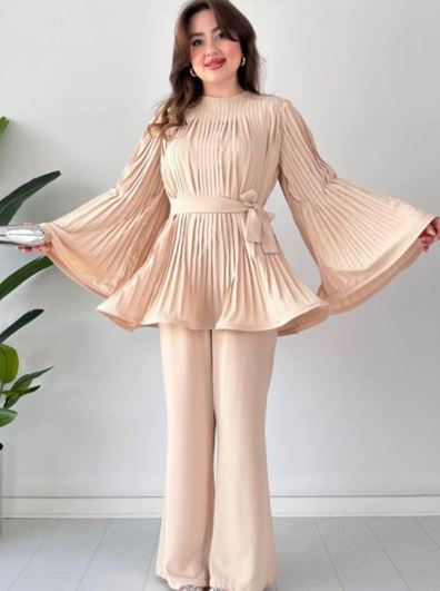 Antonia - Pleated, flared top and pants