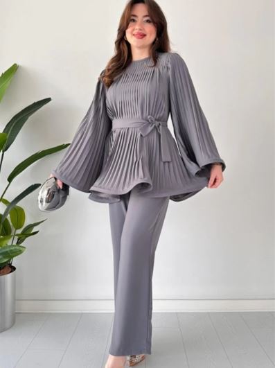 Antonia - Pleated, flared top and pants