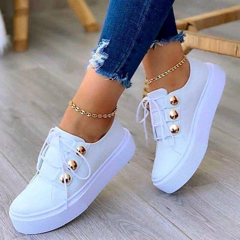 Naomi - Fashionable lace-up shoes with elegant buttons