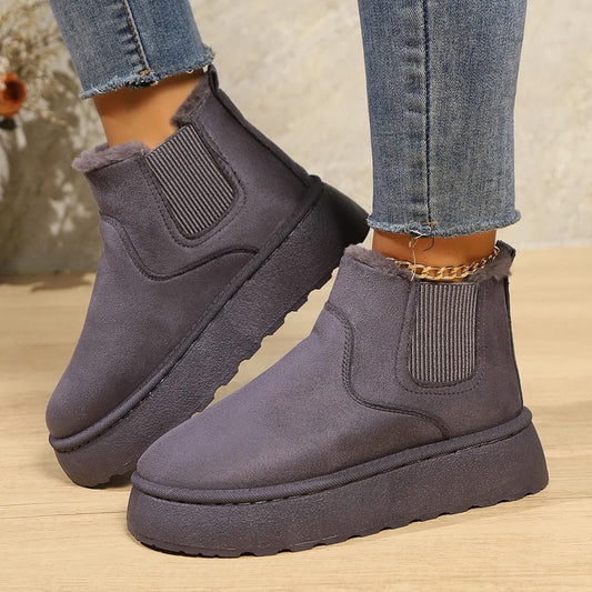 Warm women's boots: comfort and style in one