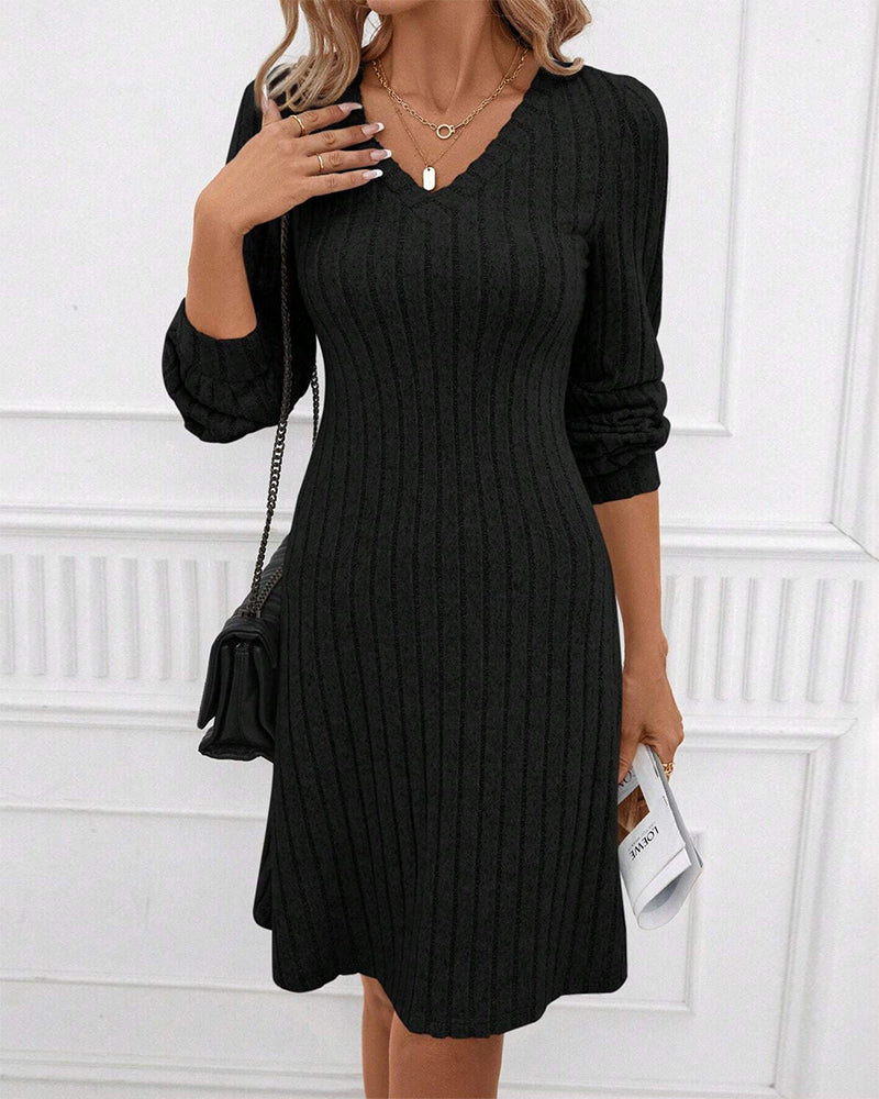 Ribbed plain dress with V-neckline