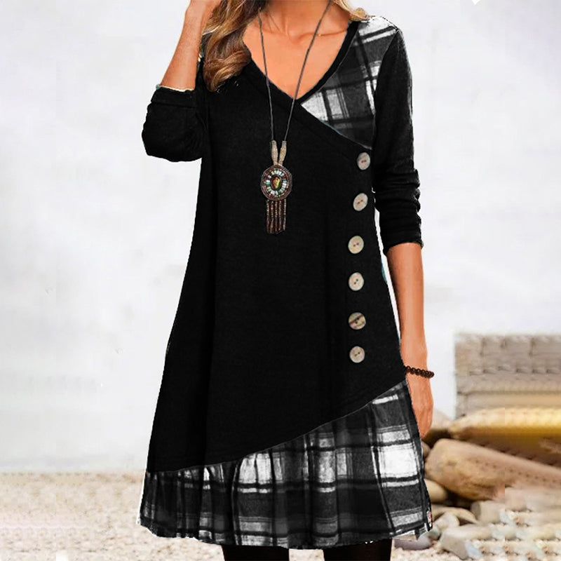 Lillie - Checkered dress with long sleeves.