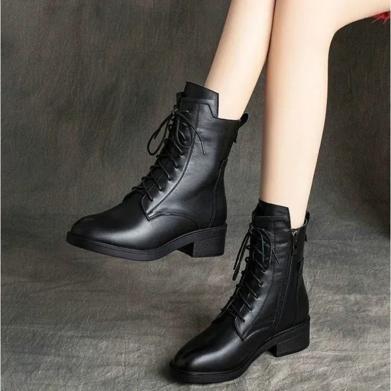 Pointed-toe leather boots - Ysabeau