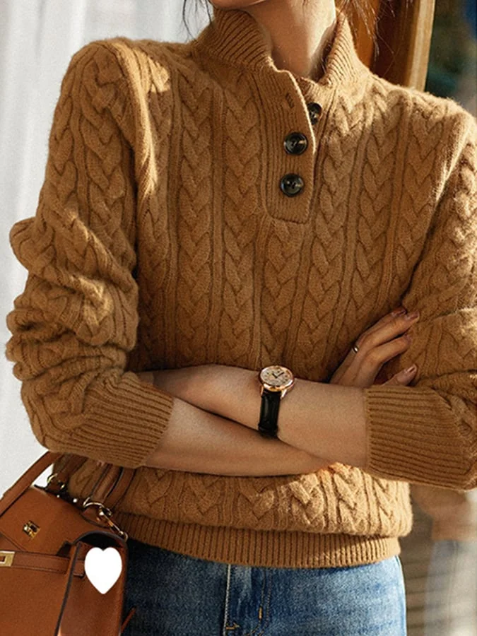 Trendy cable-knit sweater: casual chic for every woman