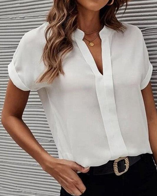 Rose | Blouse with short sleeves and V-neckline