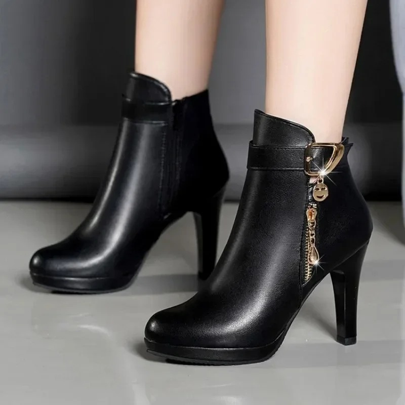 Round-toe boots - Genevote