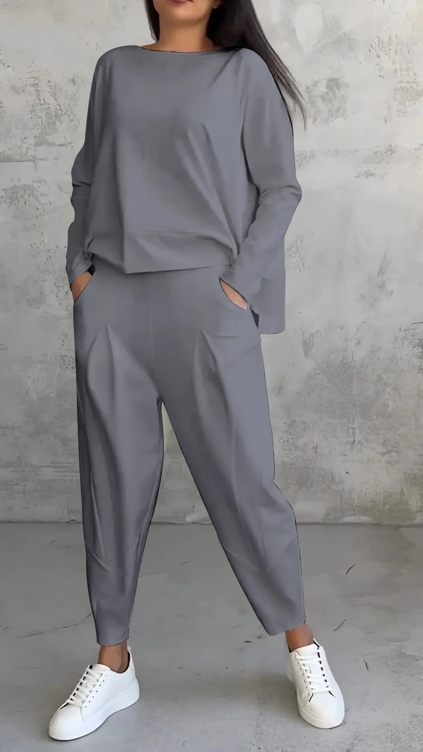 Ladies two-piece suit with long sleeves