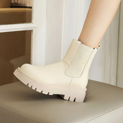 Elegant boots for cool autumn weather