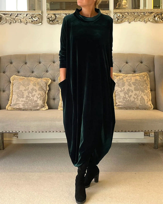 Long dress with pockets and collar