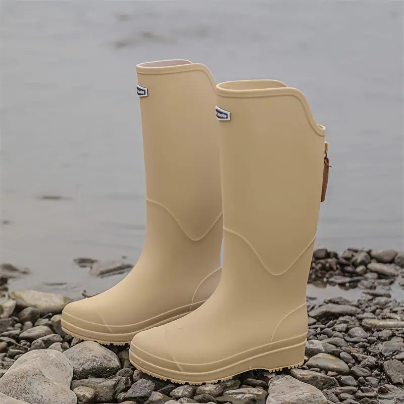 Sera - Fashionable rain boots for ladies.