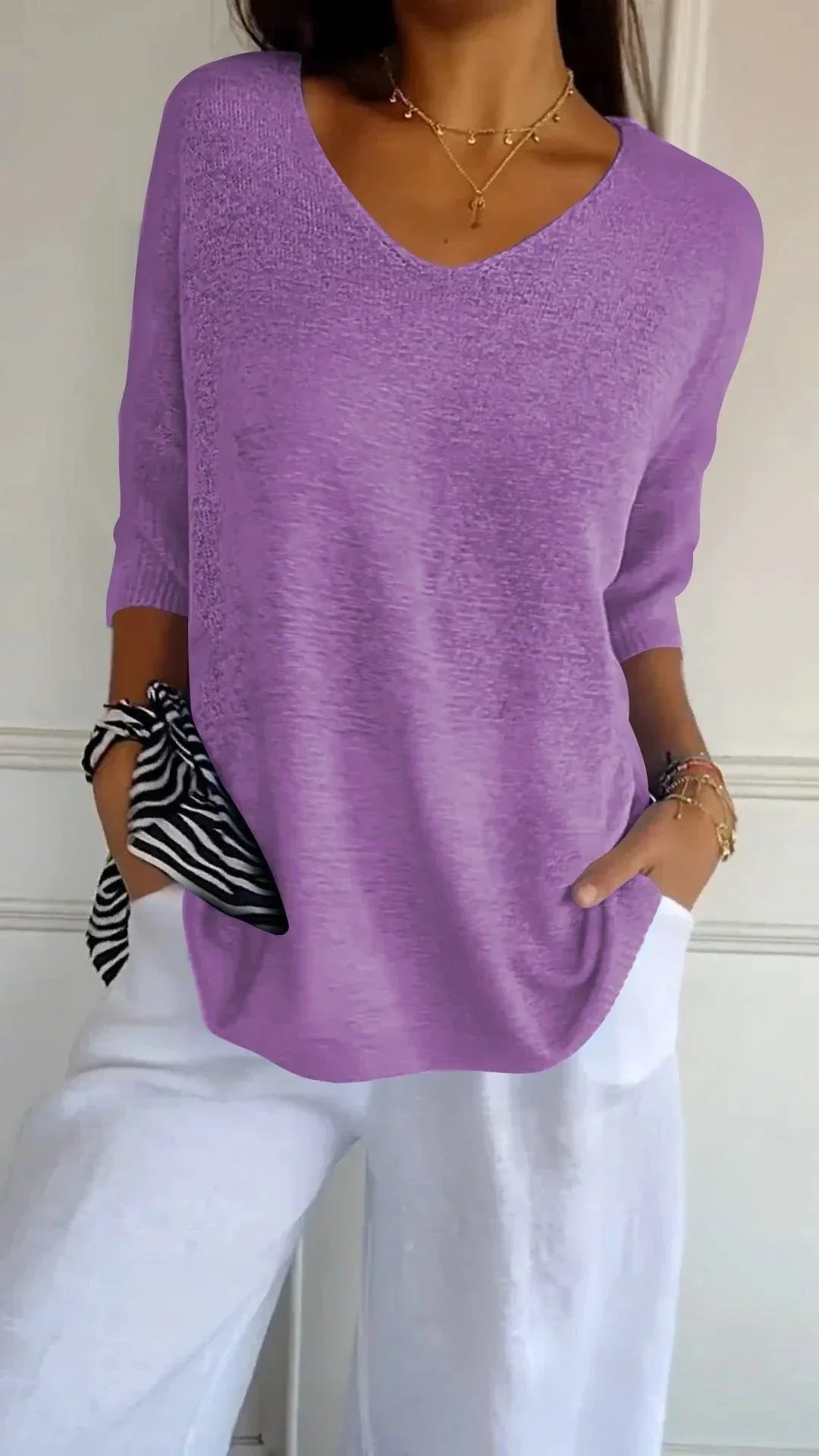 Brigitte - Unicolored V-Neck Knit Top