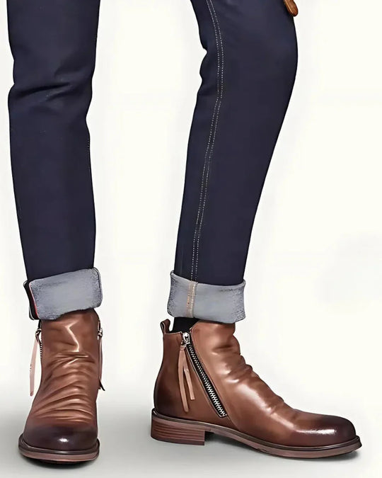 Classic, elegant men's boots with zipper detail