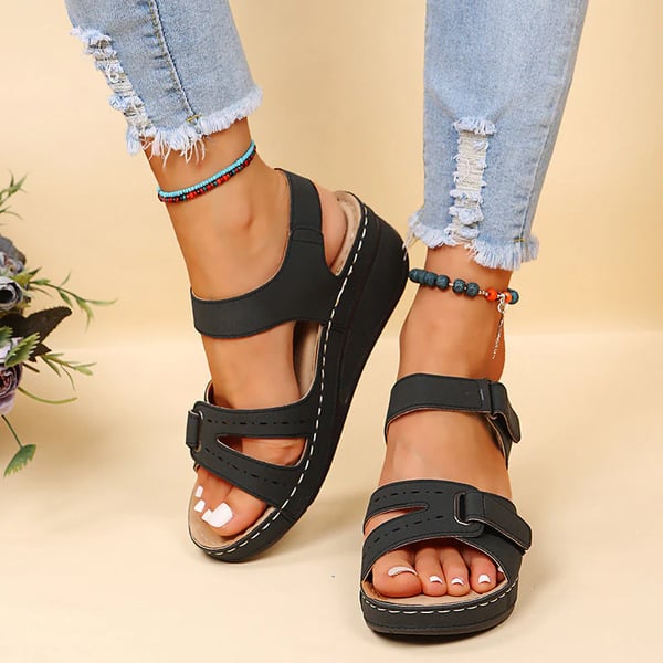 Romina - Women's Roman sandals with velcro closure