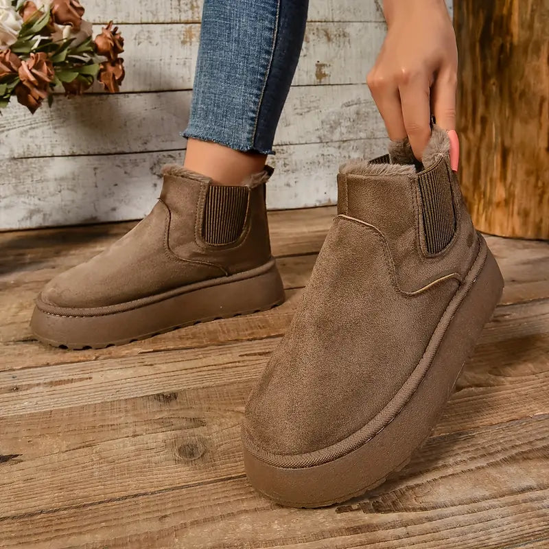 Warm women's boots: comfort and style in one