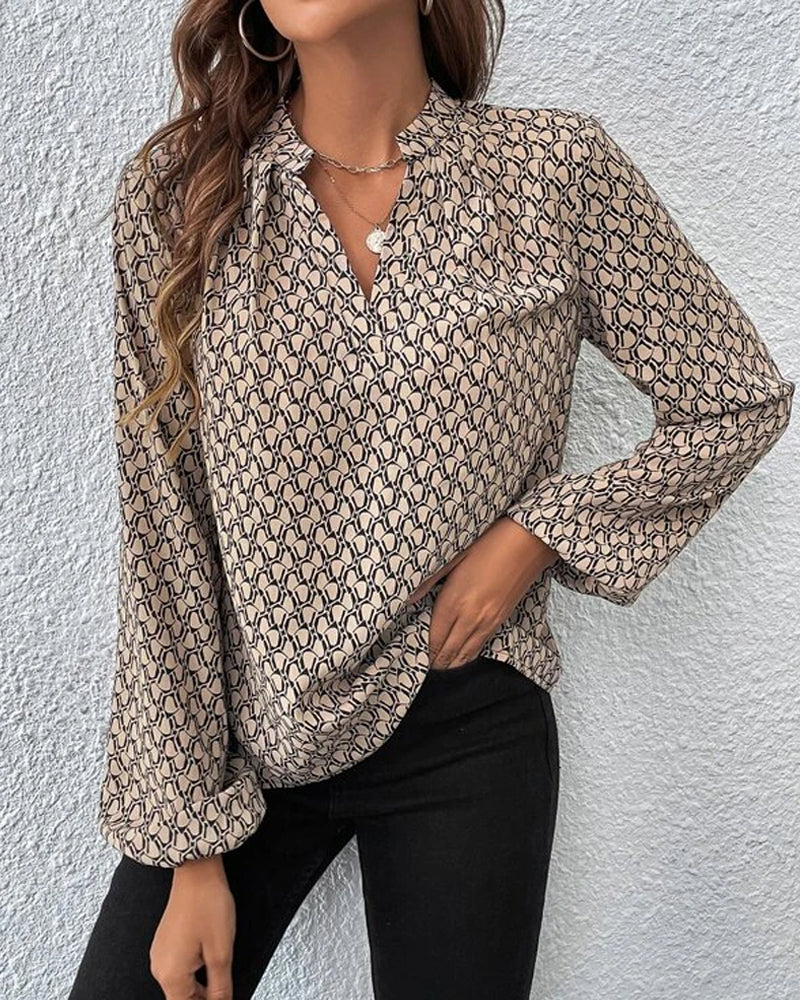 Casual Blouse with V-neck and print