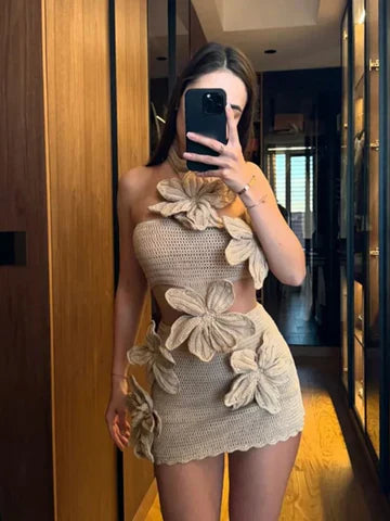 Susan - Knitted flower mini dress