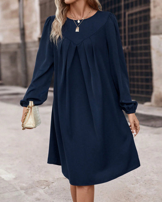 Loose dress with long sleeves