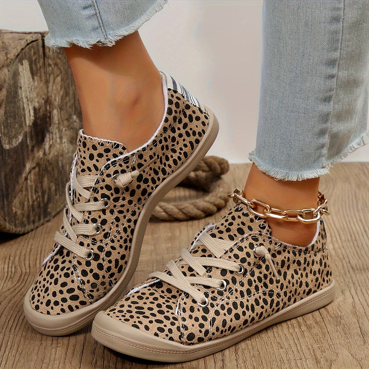 Leopard | Leopard print women's low style sneakers