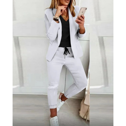 Lena | Slim-fit blazer and pants set in solid color