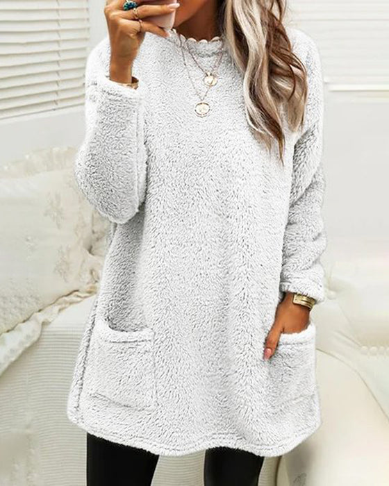 Casual women's sweater with pockets