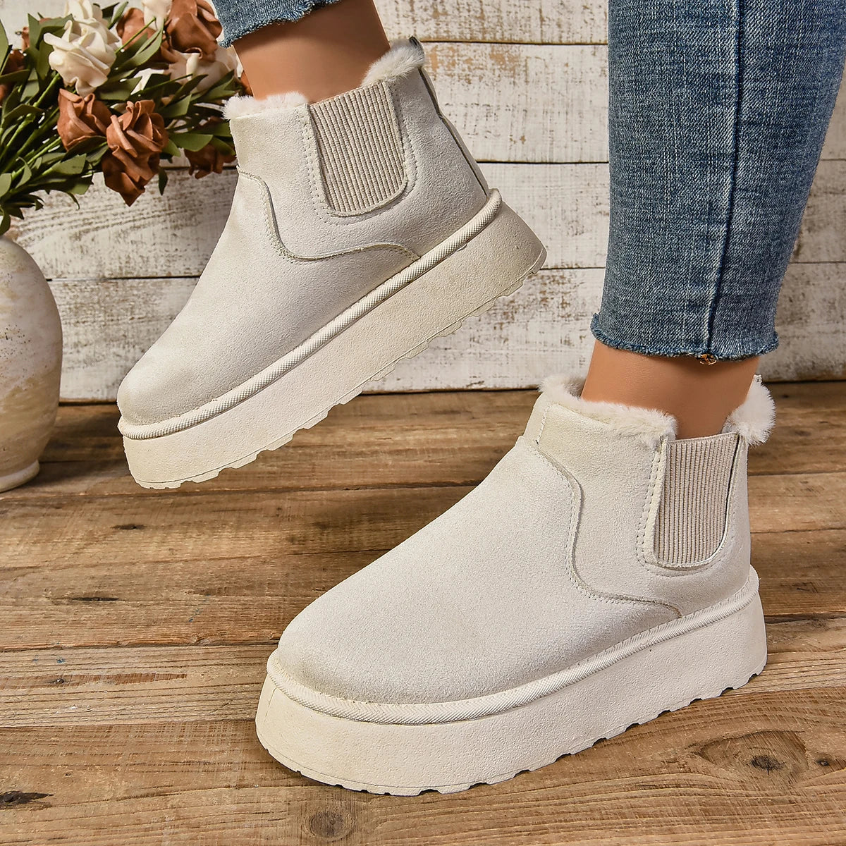 Warm women's boots: comfort and style in one