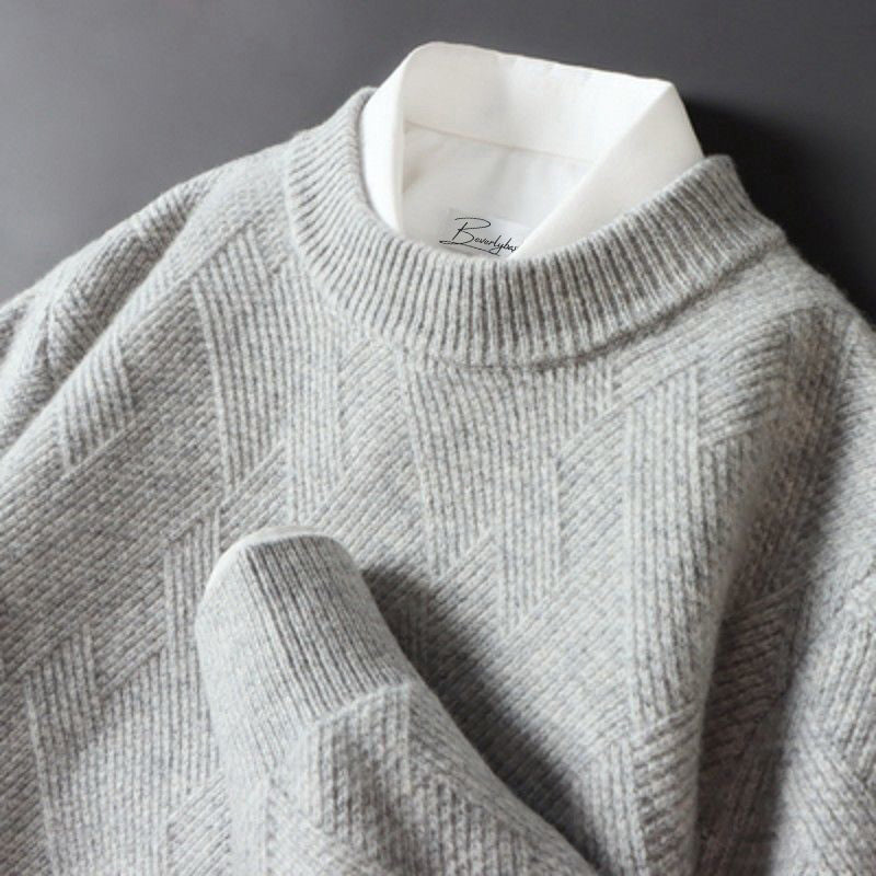 A modern classic: a stylish sweater for everyday comfort