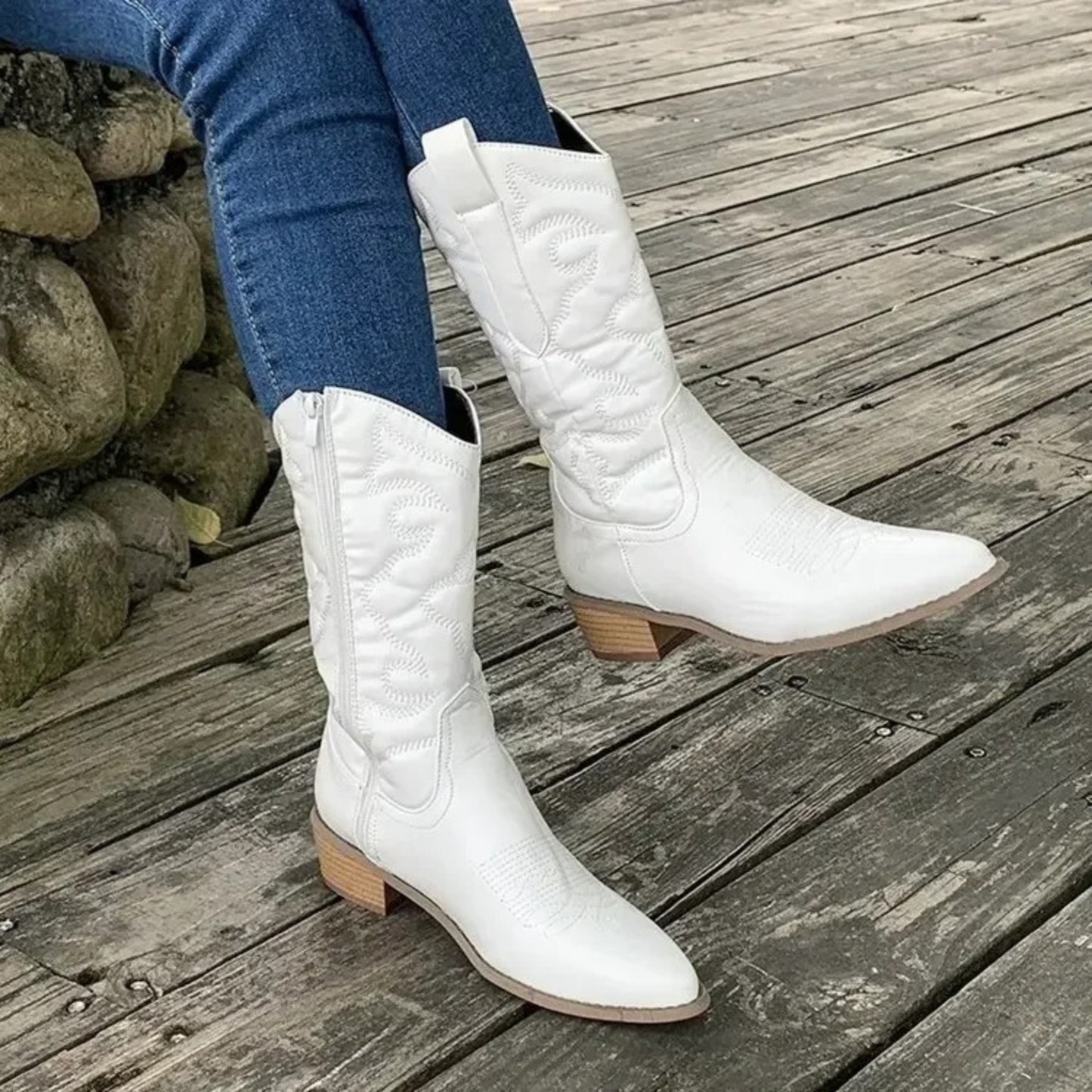 Erika | White leather pointed ladies cowboy boots