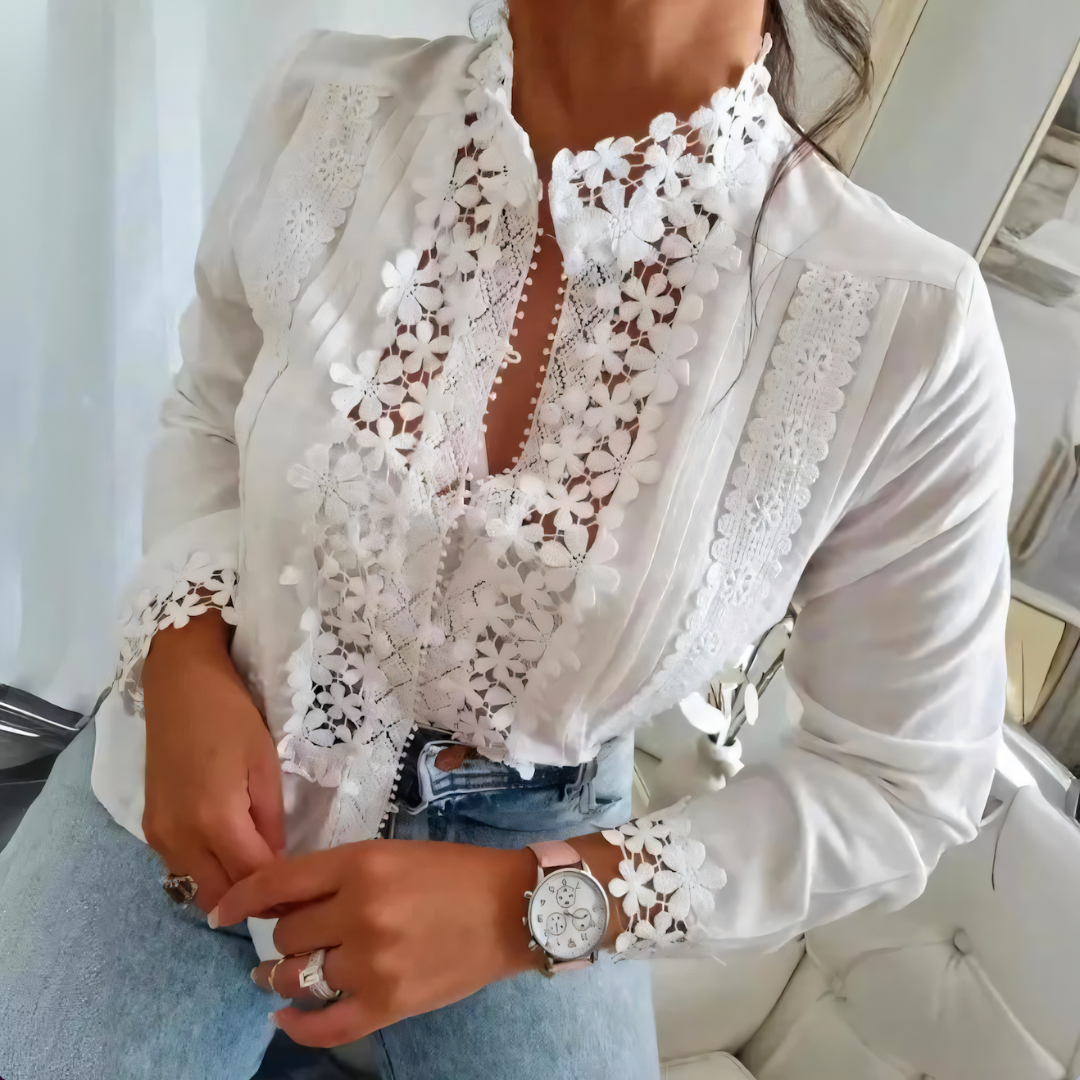 Freydis | Floral blouse with lace