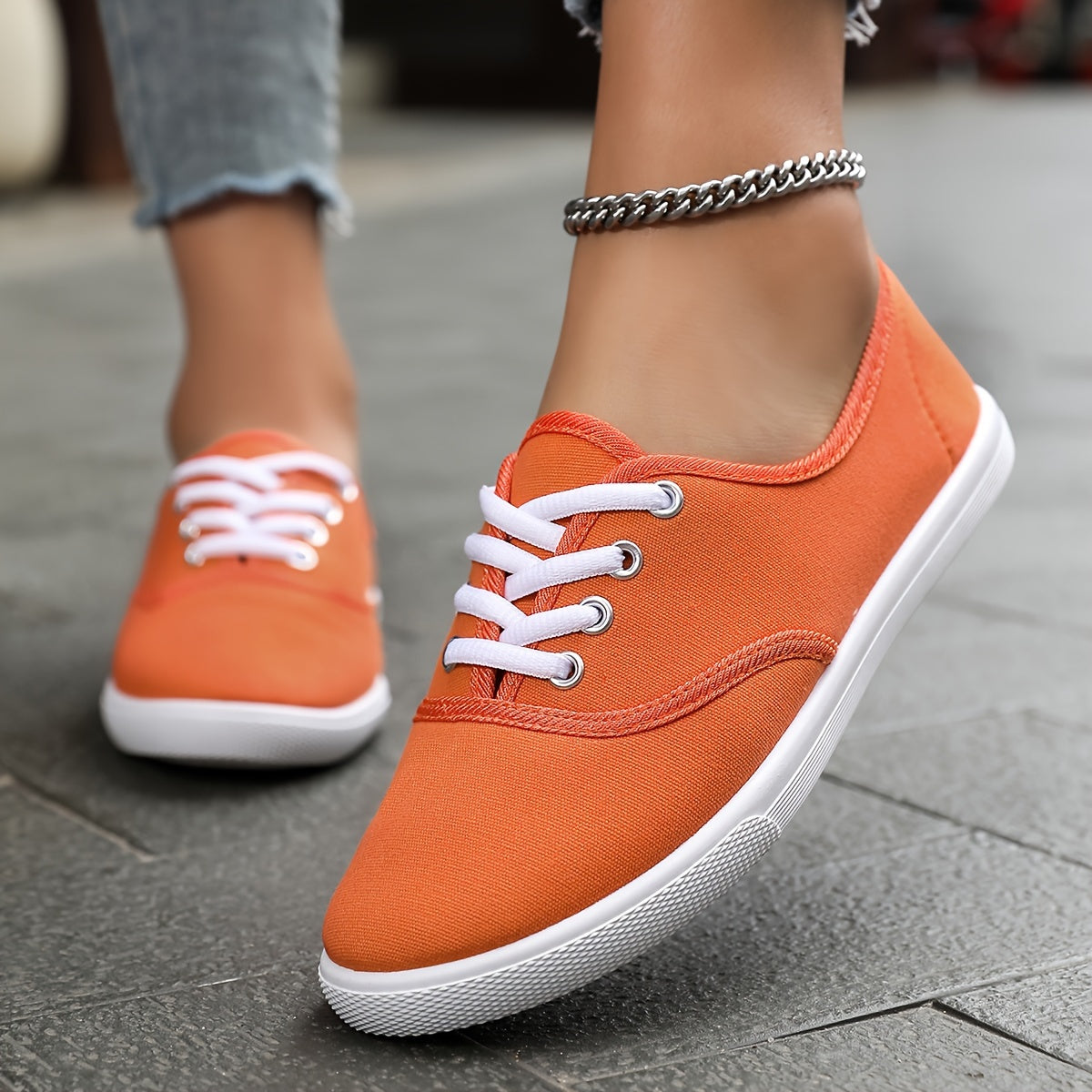 Lotte | Comfortable low canvas lace-up shoes