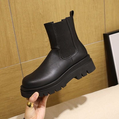 Elegant boots for cool autumn weather