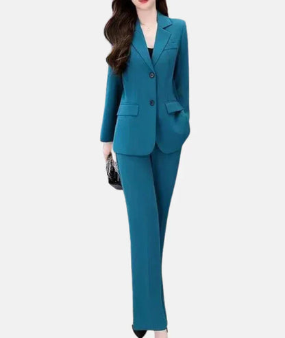 Elegant trouser suit with fitted blazer