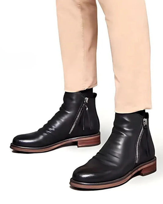 Classic, elegant men's boots with zipper detail