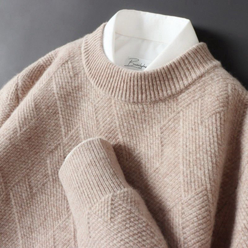 A modern classic: a stylish sweater for everyday comfort