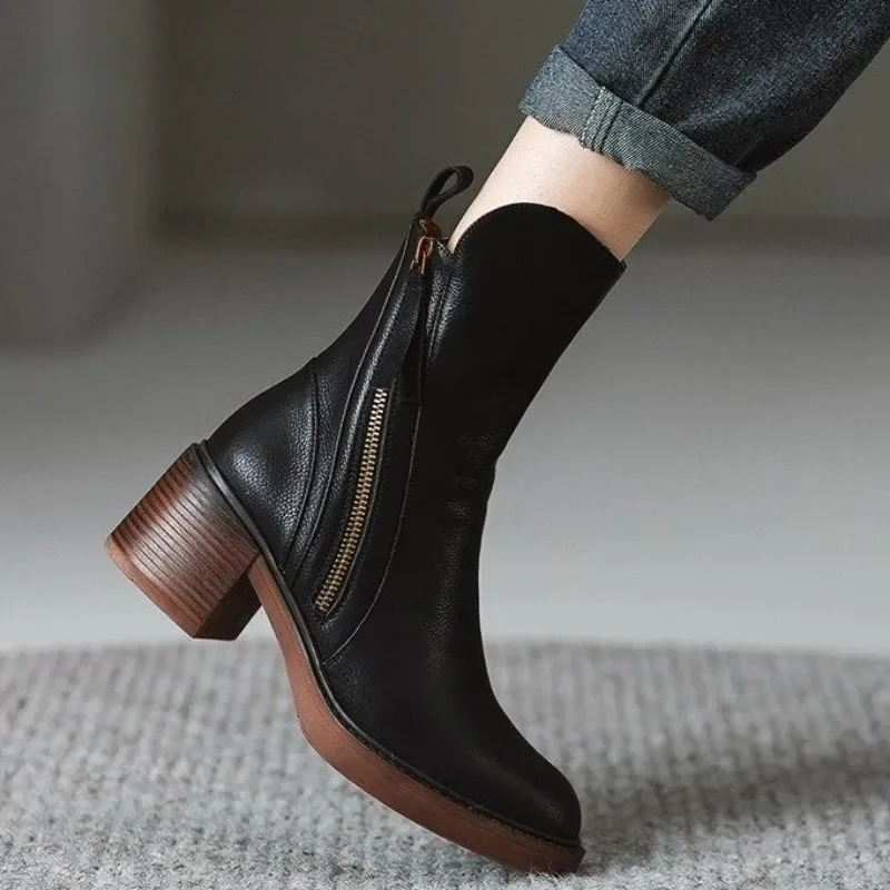 Elegant autumn boots for the modern woman