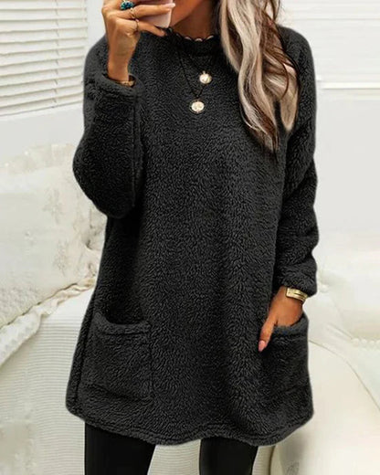 Casual women's sweater with pockets