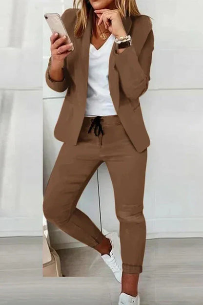 Esther - Long-sleeved blazer and pants.