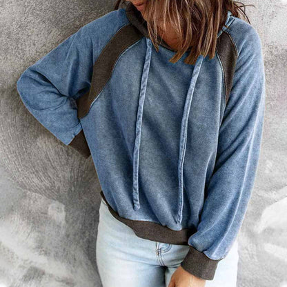 Casual sweatshirt with hood and long sleeves