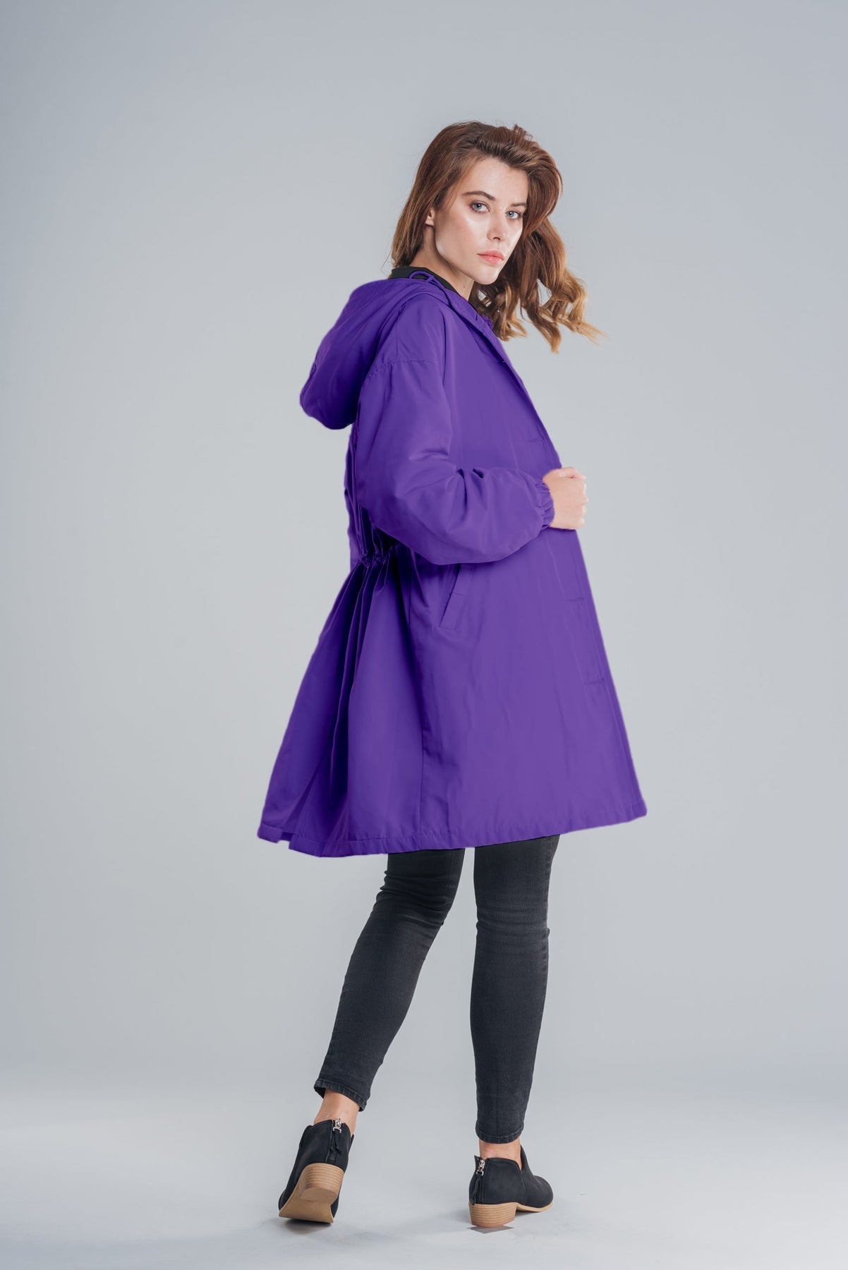 Stylish waterproof breathable rain jacket with hood for women | Ideal for all seasons