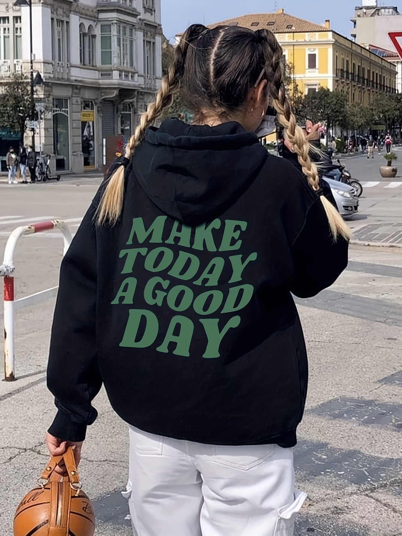 Jess | Casual oversized hoodie with Make Today A Good Day print and pocket - ideal for fall/winter