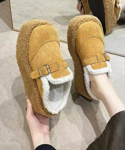 Soft beige slippers with lining and wedge heel