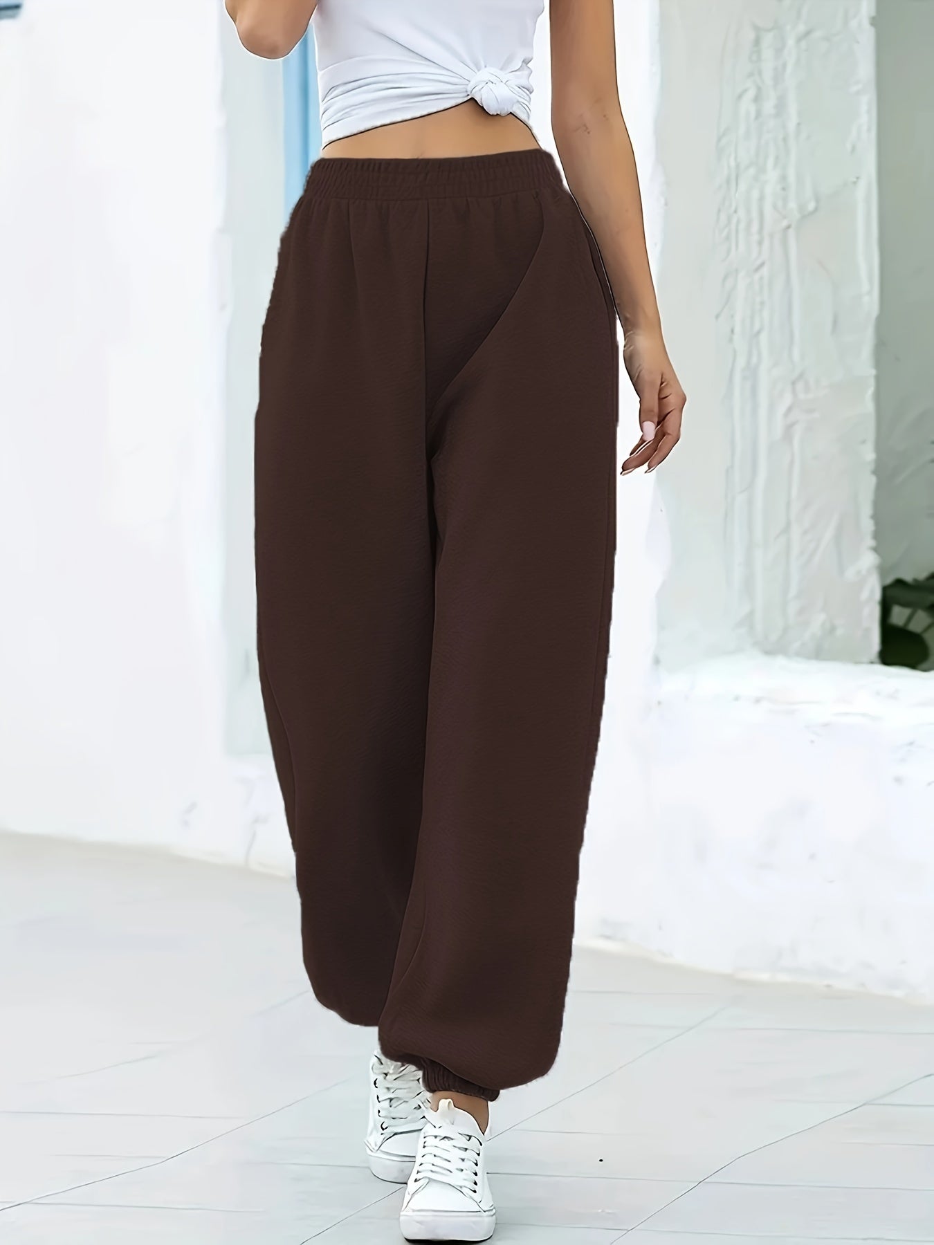 Femke | Plain elastic high-waisted sweatpants