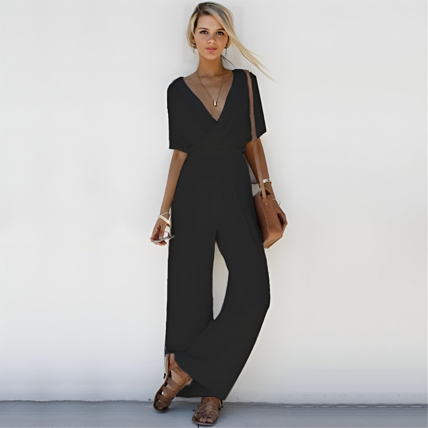 Sexy and sophisticated jumpsuit with V-neck - Norah