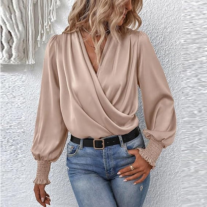 Farah - Elegant blouse with V-neckline