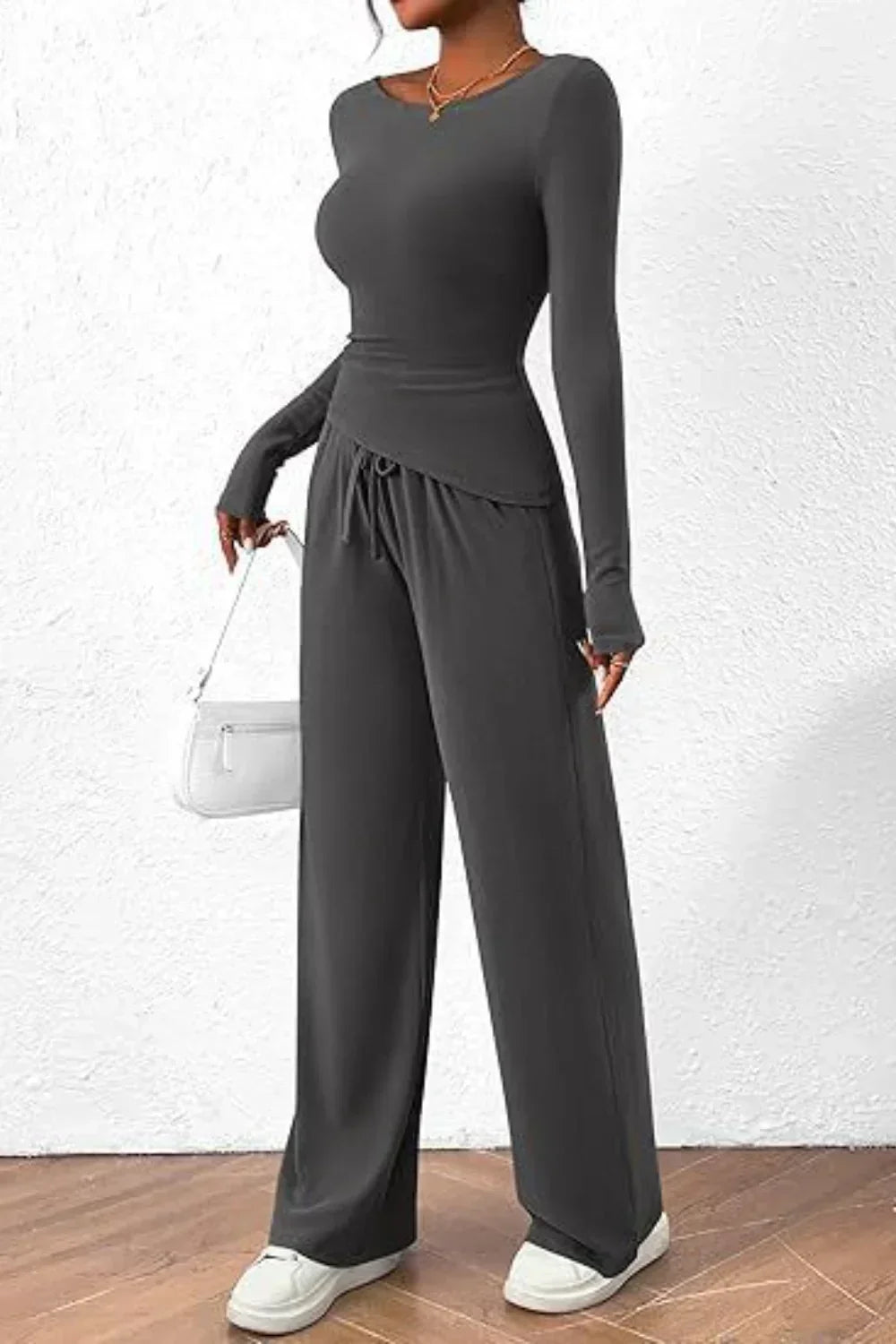 Amalia - Elegant Set with Long Sleeve Top and Pants for Women