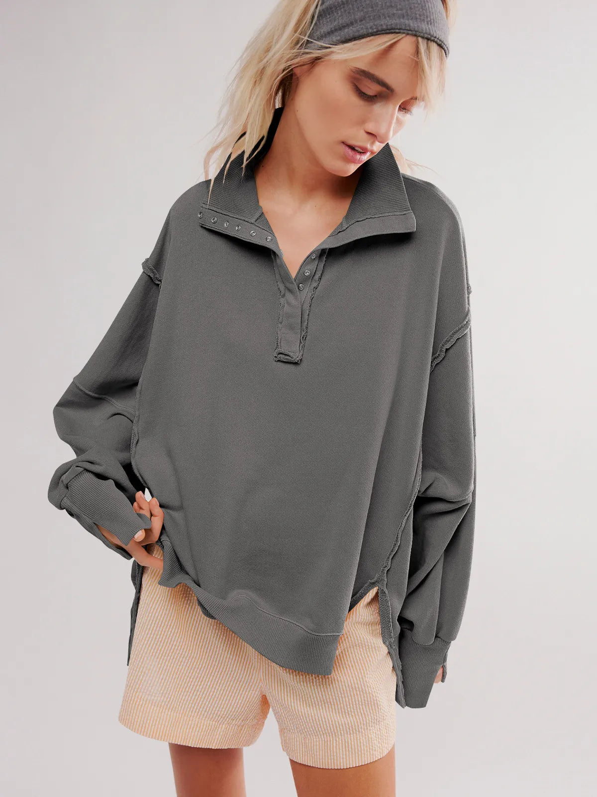 Jess | Casual sweatshirt with lapel collar with buttons and lantern sleeves