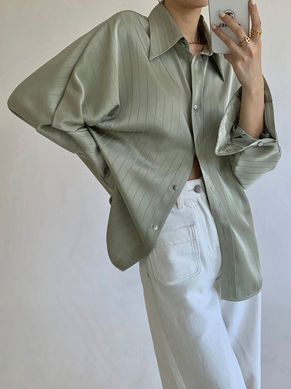 Clara - High collar shirt with buttons, oversized waistband